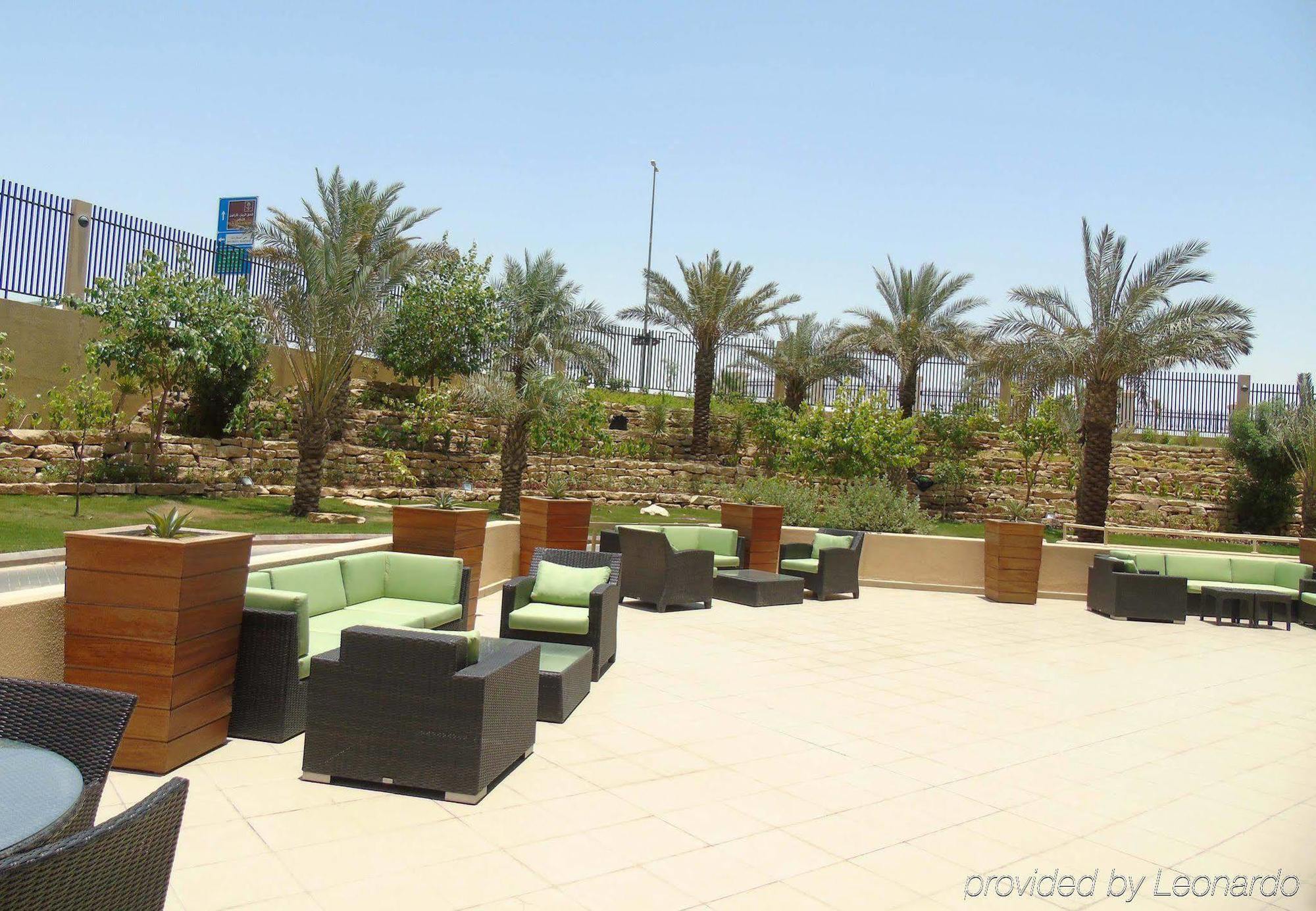 Courtyard By Marriott Riyadh Diplomatic Quarter Exterior photo